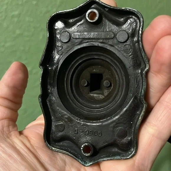 Vintage 1972 Amerock Towel Ring • retro brass bathroom decor • wall • kitchen 70 - Picture 6 of 12